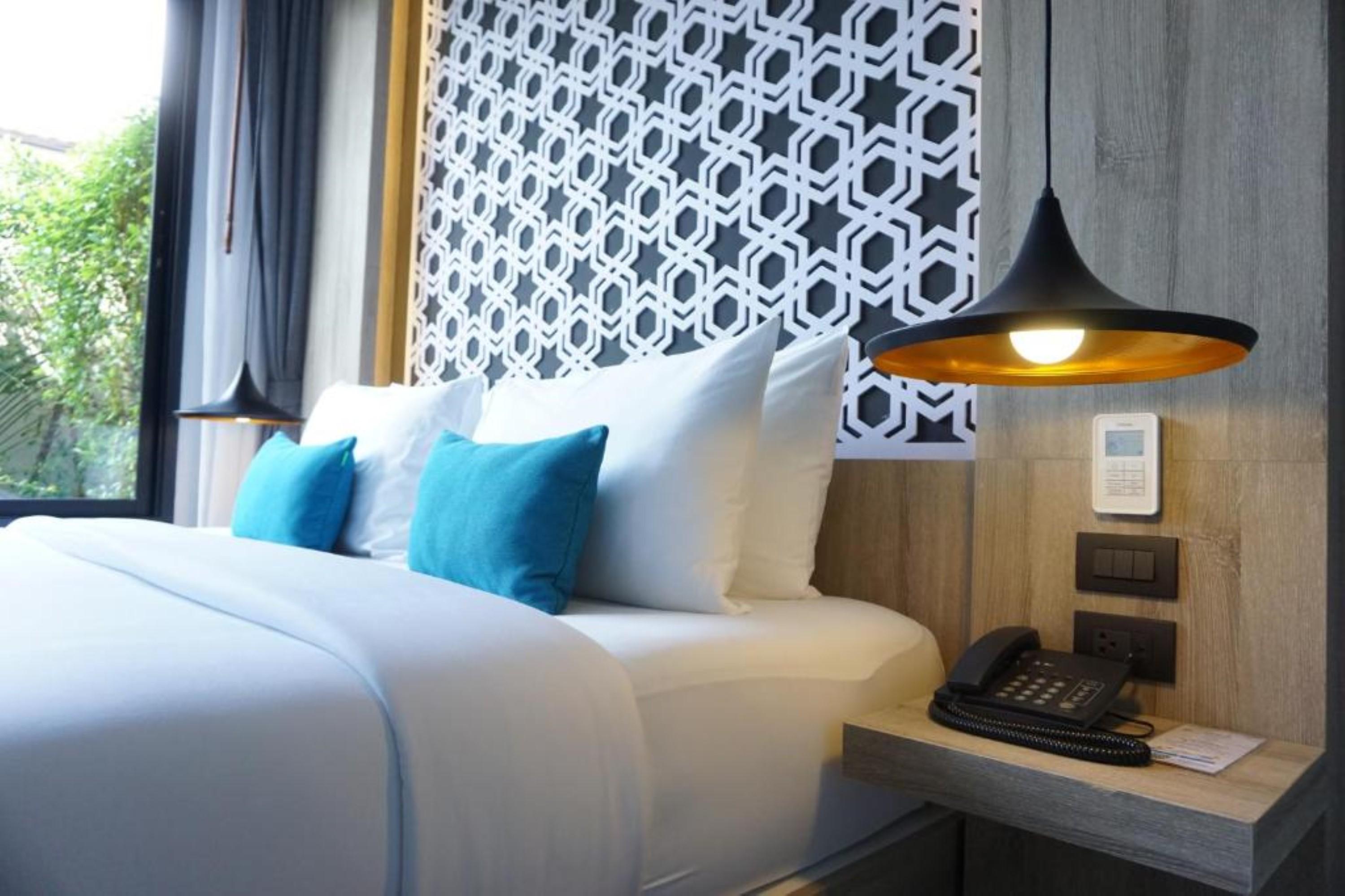The Lake Chalong Hotel Sha Plus Bagian luar foto