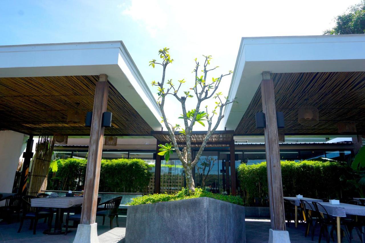 The Lake Chalong Hotel Sha Plus Bagian luar foto