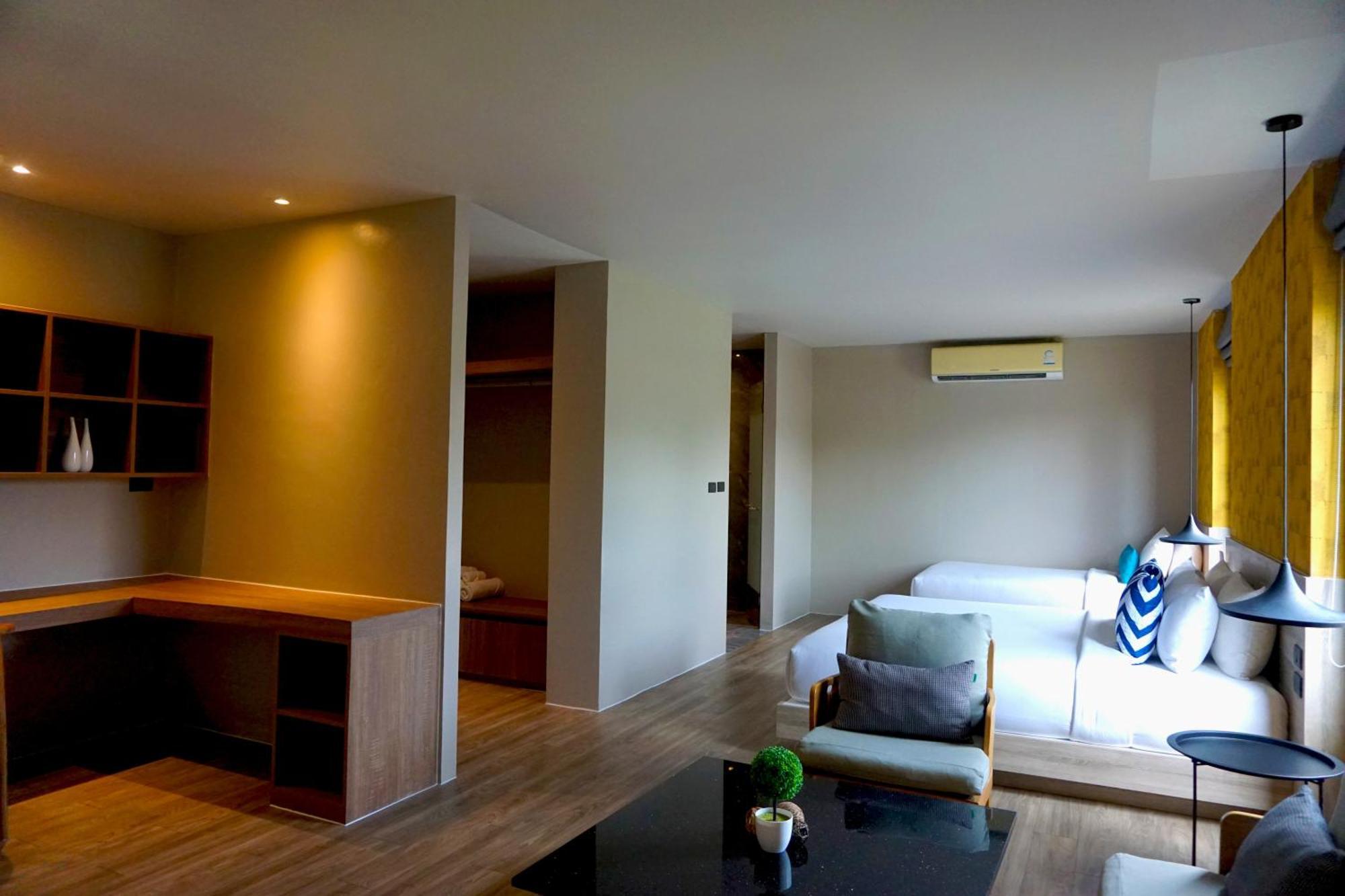 The Lake Chalong Hotel Sha Plus Bagian luar foto