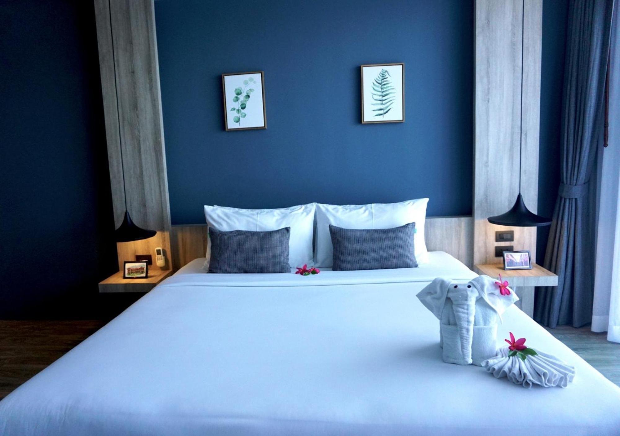 The Lake Chalong Hotel Sha Plus Bagian luar foto