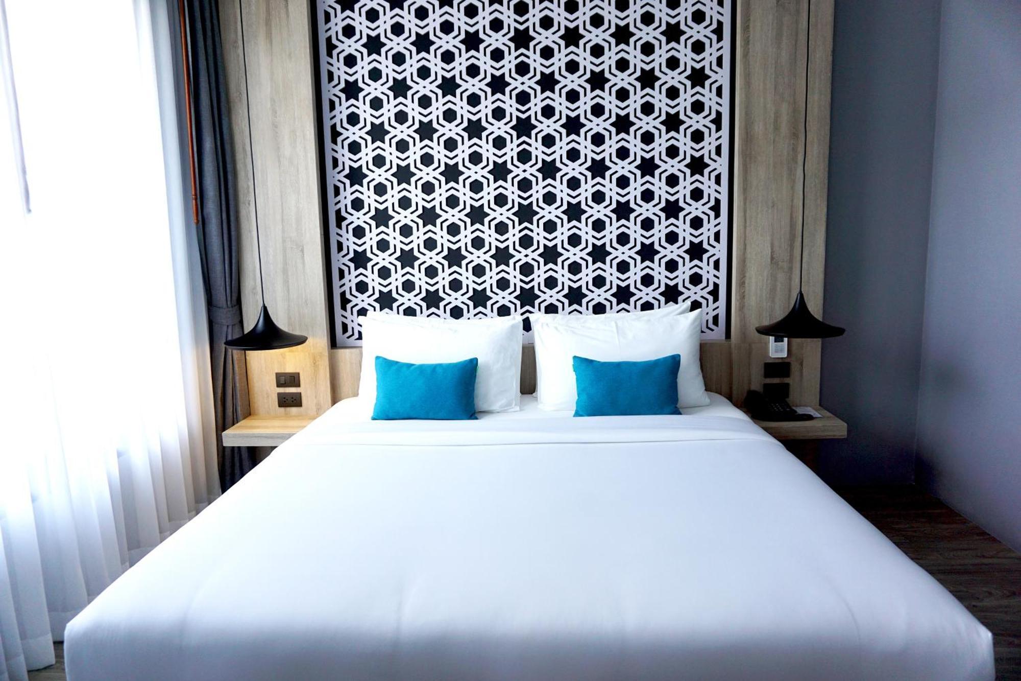 The Lake Chalong Hotel Sha Plus Bagian luar foto