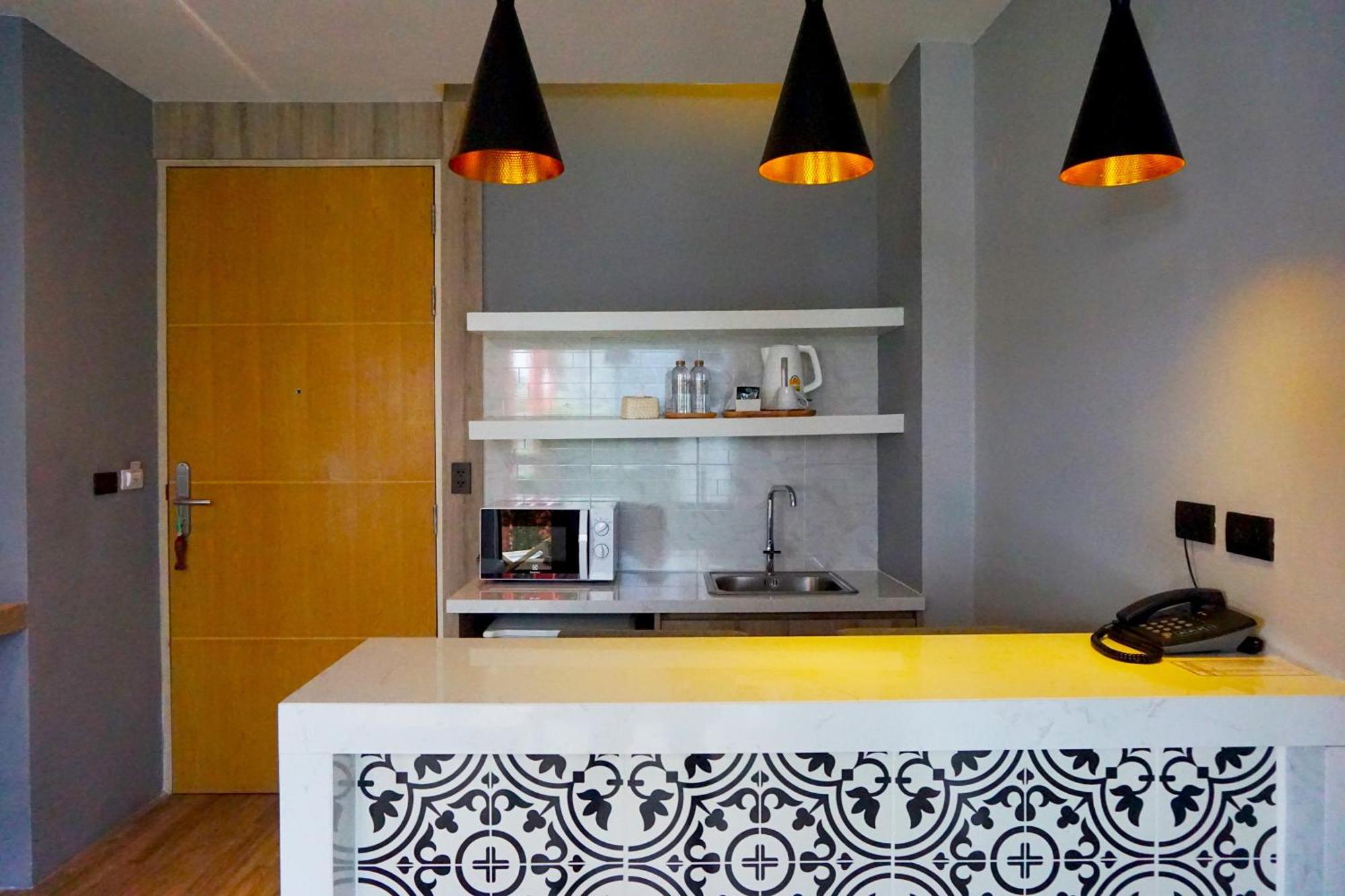 The Lake Chalong Hotel Sha Plus Bagian luar foto